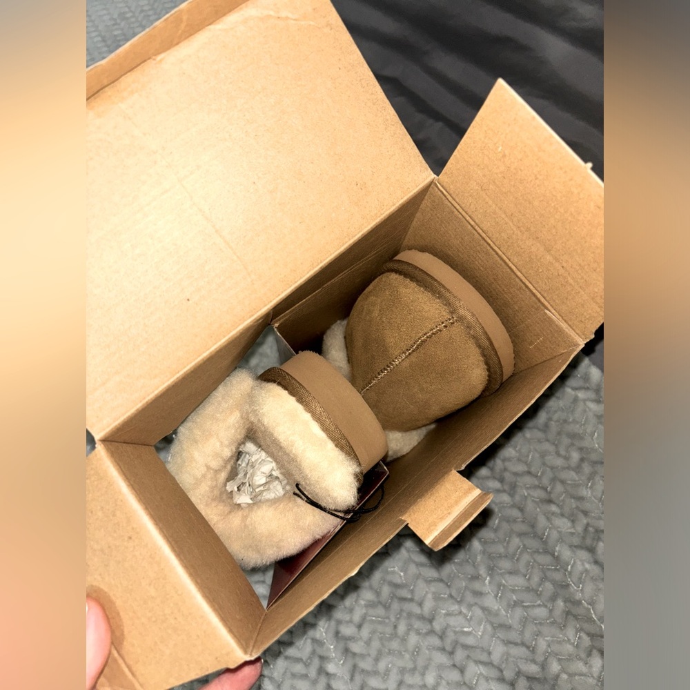 NEW in box BearPaw slippers